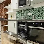 Spacious Apartment In Quiet Courtyard Near Charles Bridge