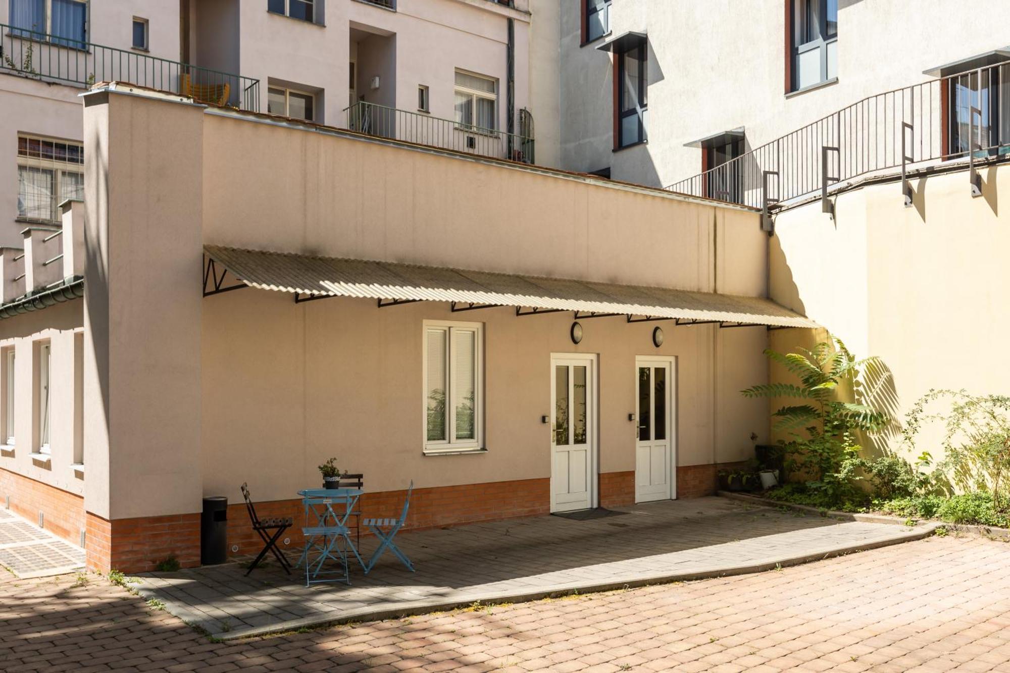 Spacious In Quiet Courtyard Near Charles Bridge Appartamento